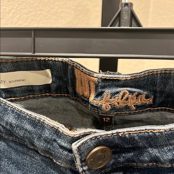 Kut from the Kloth KatybBoyfriend Jeans with Lived-In Look - Picture 2 of 3